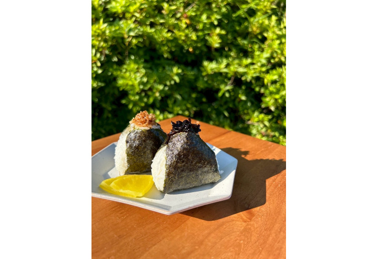 ▼おにぎり(2個入) うめ／おかか／こんぶ　※お好きなものをお選びください