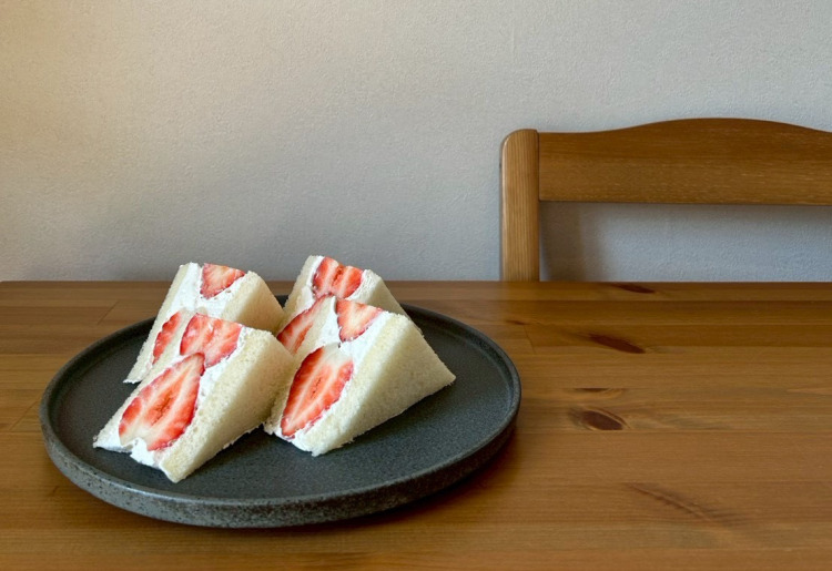 ▼いちごサンド